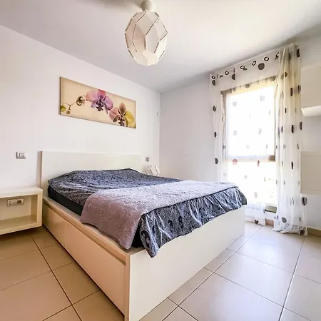 Beautiful Alcala Center Apartment