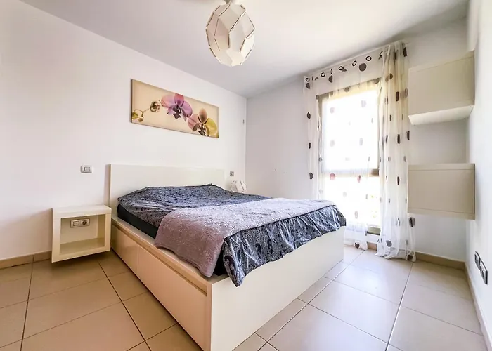 Beautiful Alcala Center Apartment